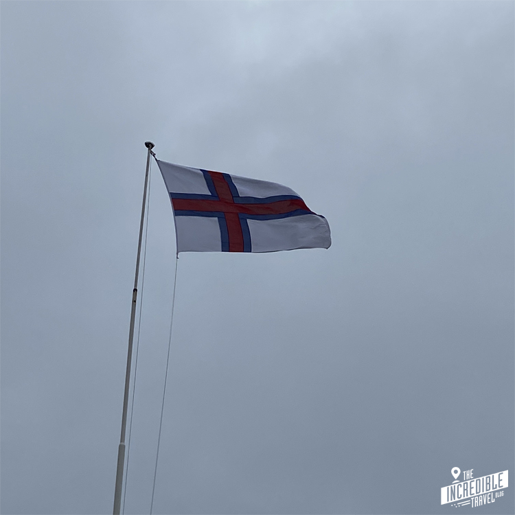 Flagge der Färöer im Wind