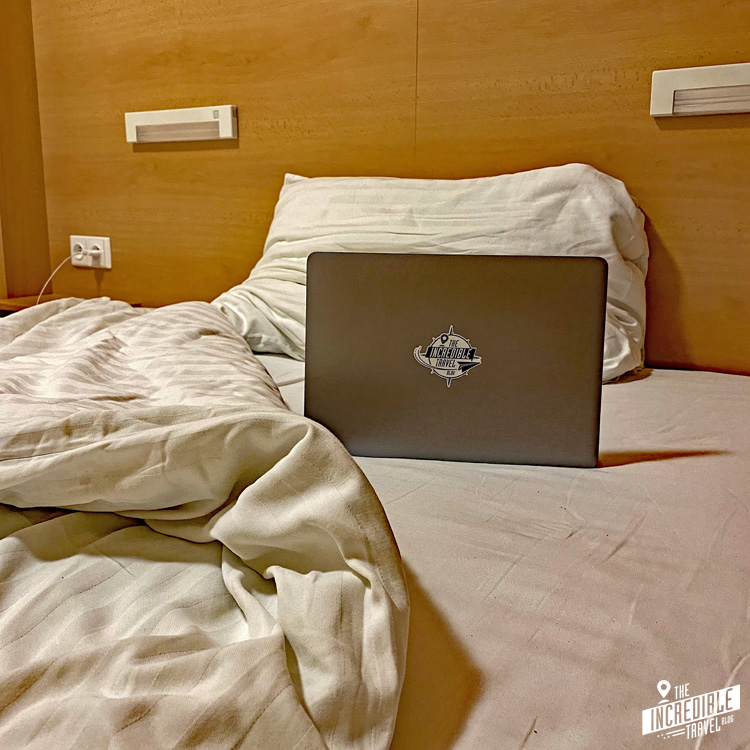 Laptop im Bett