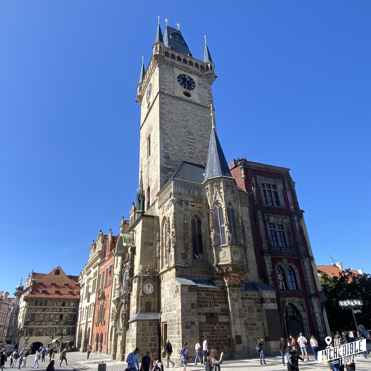 Seitenansicht des Prager Rathauses