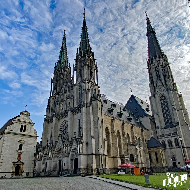 Kathedrale mit drei Türmen