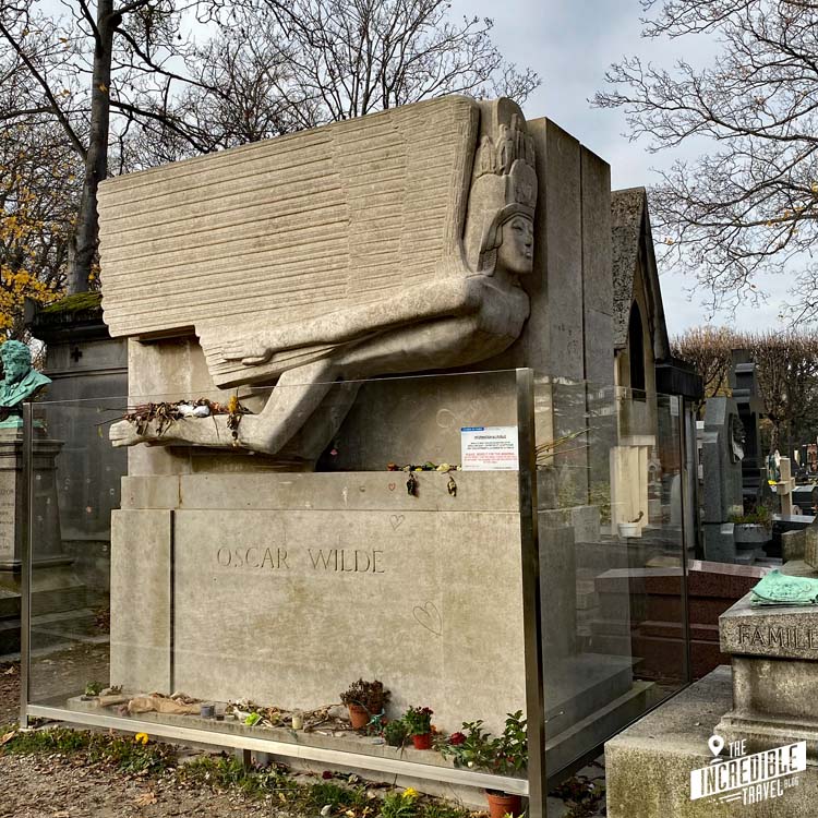 Grab von Oscar Wilde auf dem Friedhof Père Lachaise in Paris