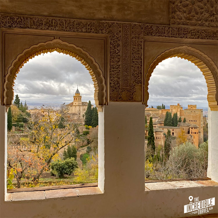 Blick vom Generalife auf den Rest der Alhambra