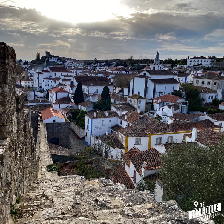 Blick von der Stadtmauer auf die Altstadt von Óbidos