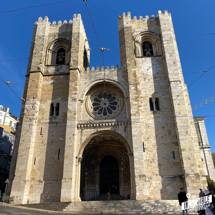Fassade der Sé de Lisboa