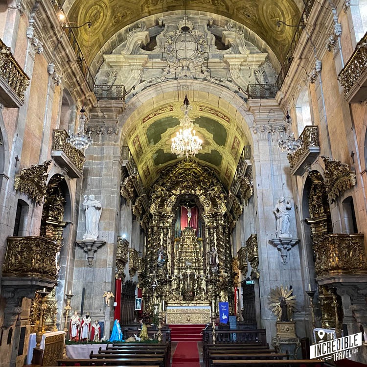 Innenraum der Igreja do Carmen
