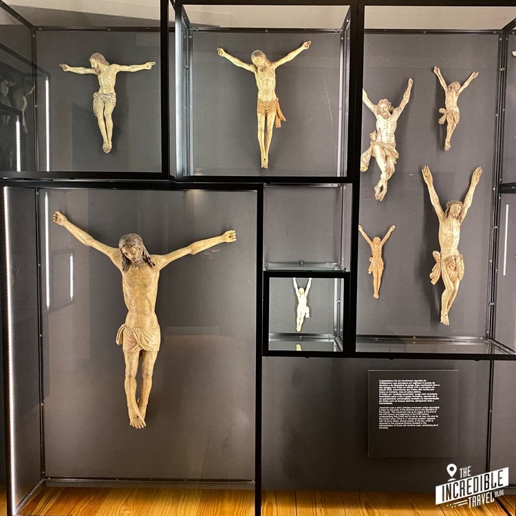 Sammlung von Jesusfiguren ohne Kreuz