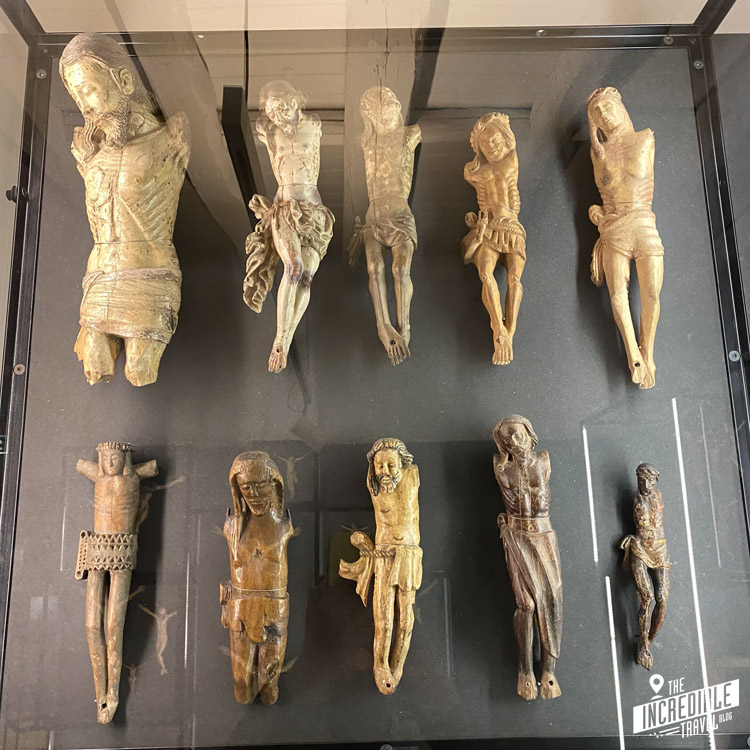 Sammlung von Jesusfiguren ohne Kreuz