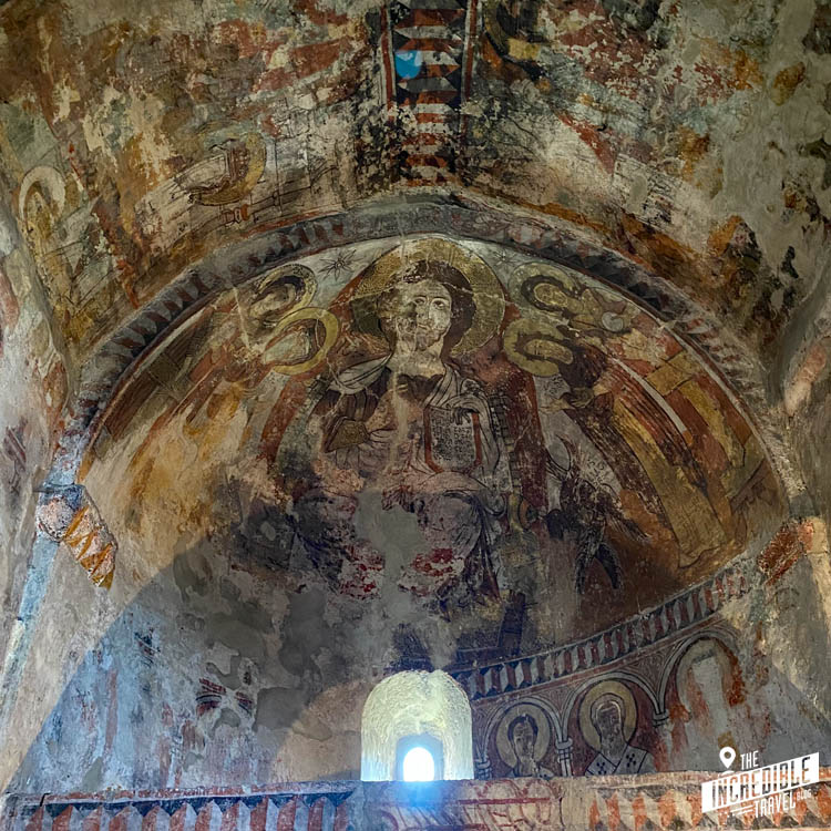 Deckengewölbe mit Heiligenmalereien