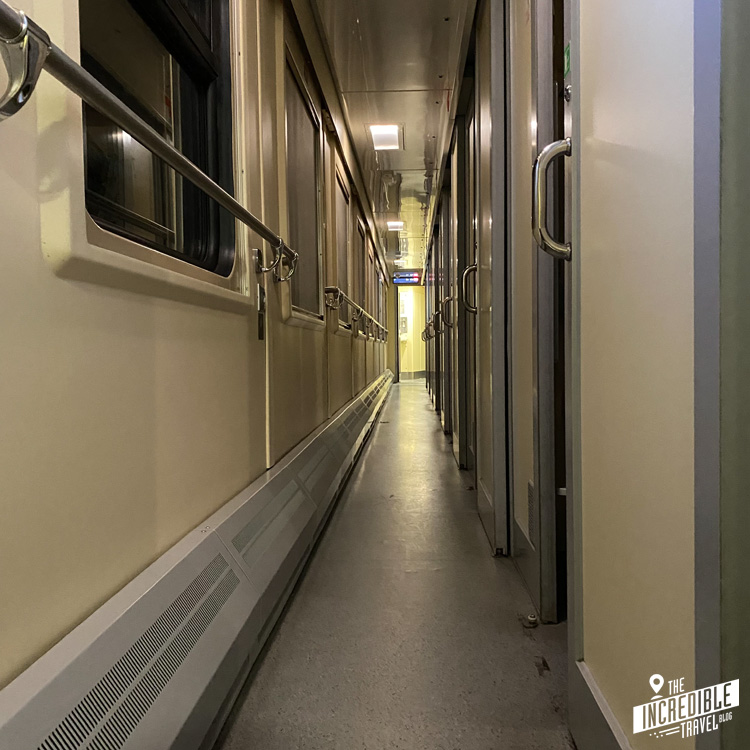 Korridor im Nachtzug Tiflis Eriwan