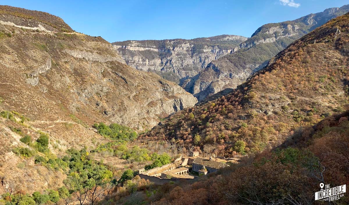 Großartige Wanderung von Tatev zur Eremitage und zur Teufelsbrücke