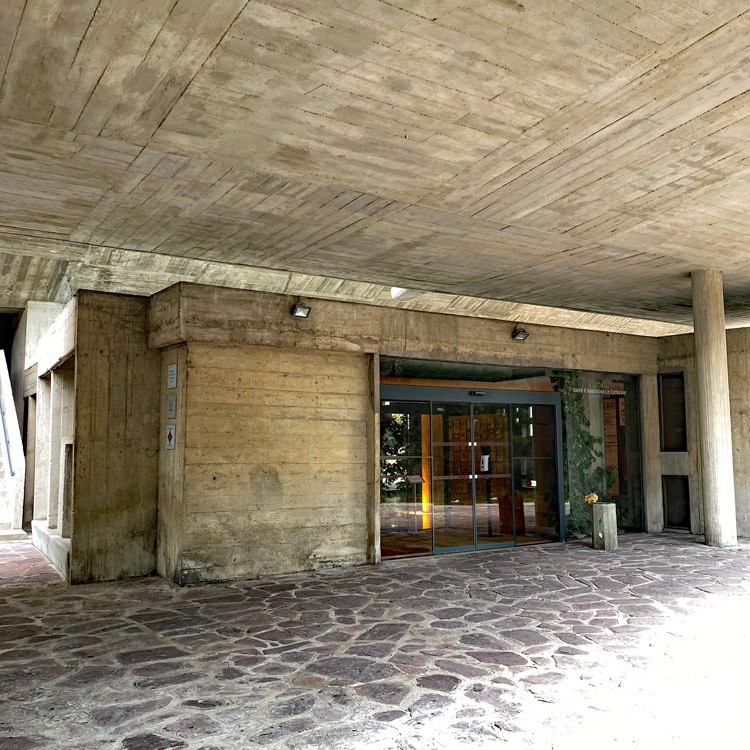Eingang des Gebäudes