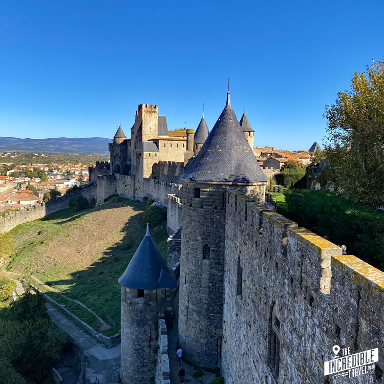 Längsansicht der Burgmauer in Carcassonne