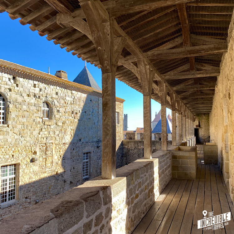 Mauergang in Carcassonne - perfekt renoviert
