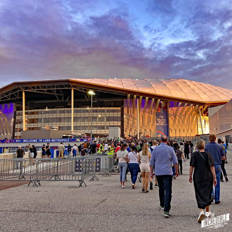 Stadion von Lyon im Abendlicht