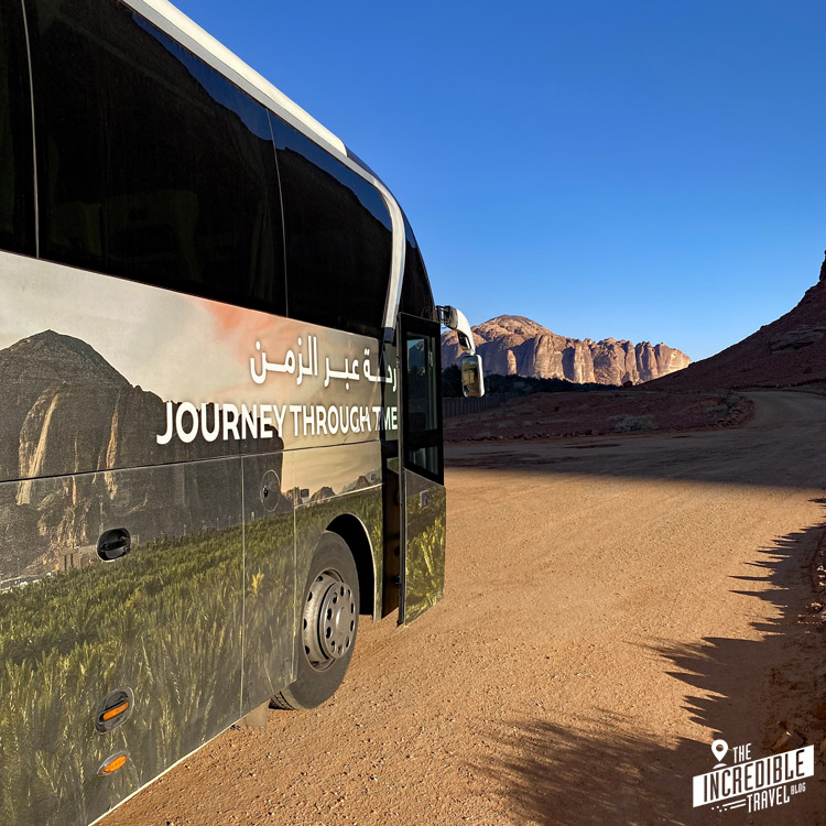 Bus wartet am Jabal Ikmah