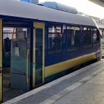 Nahverkehrszug am Bahnhof