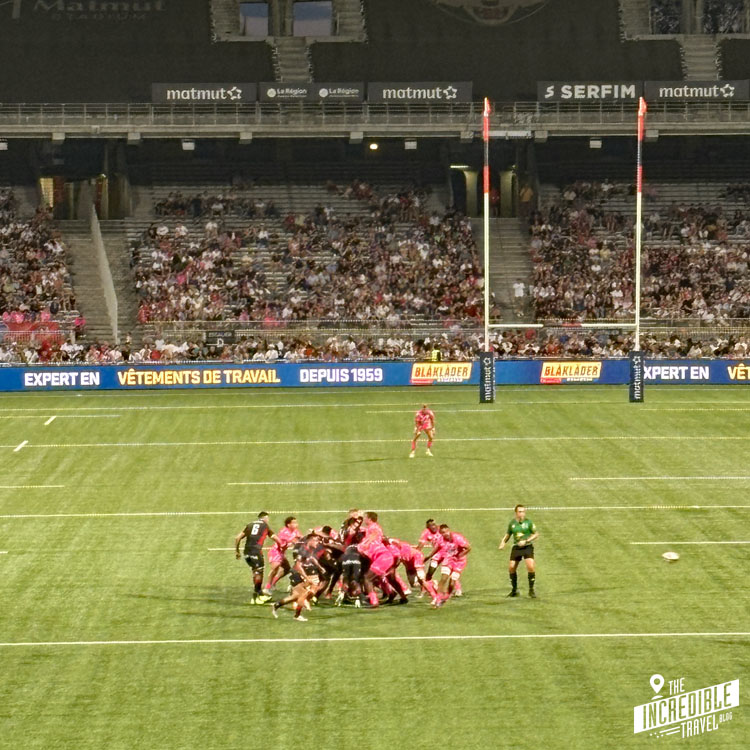 Stade Francais holt in Lyon auf