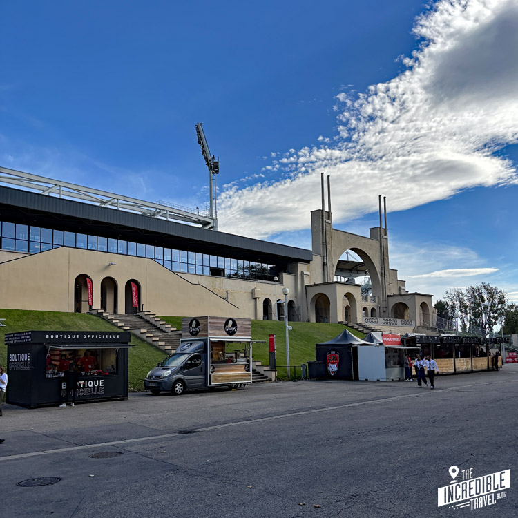 Verbindet alt und neu - das Stade de Gerland von außen