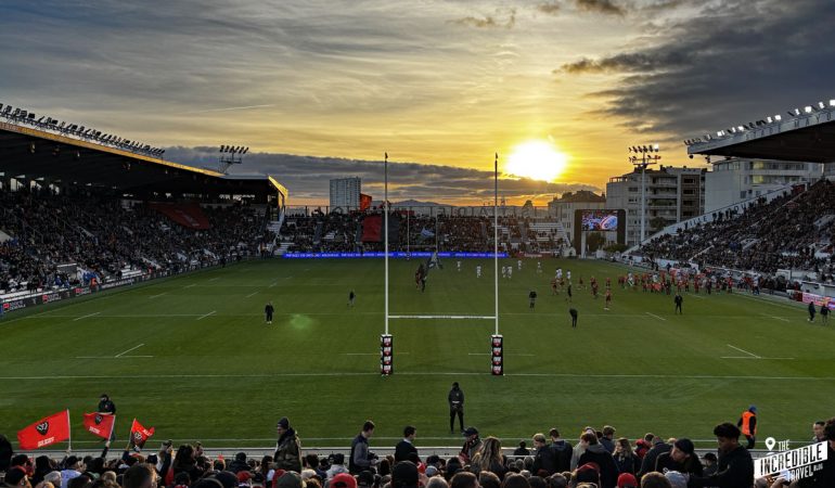 Immer wieder toll: Sonnenuntergang im Stade Mayol