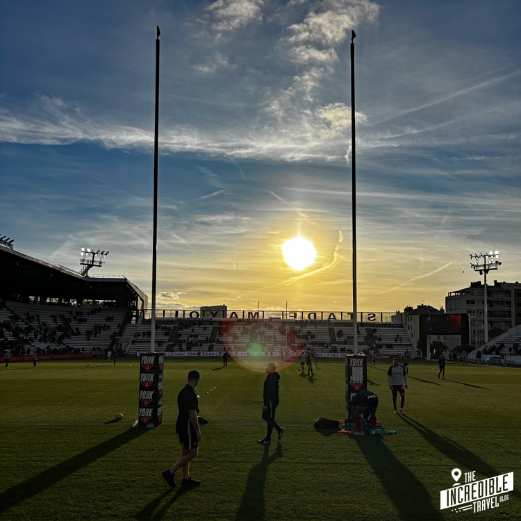 RC Toulon vs Montauban Warm-up bei Sonnenuntergang