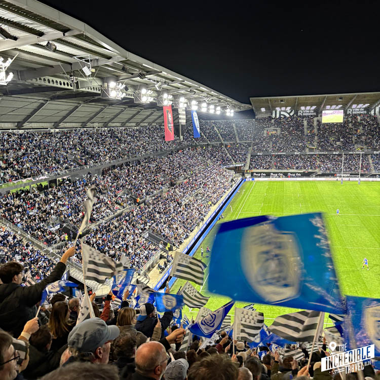 Vannes vs Grenoble ProD2 Jubel mit wehenden Fahnen