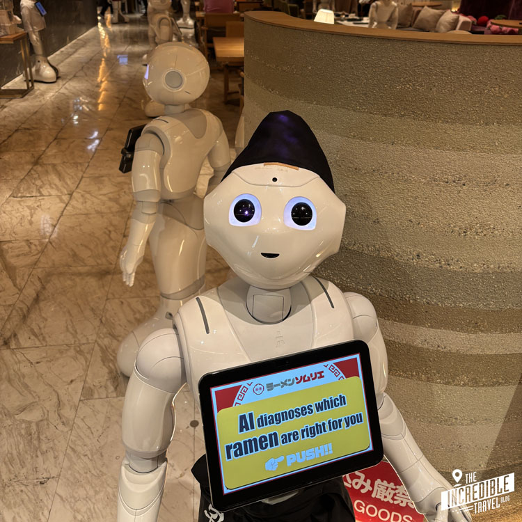 Bedienroboter in einem restaurant in Tokio
